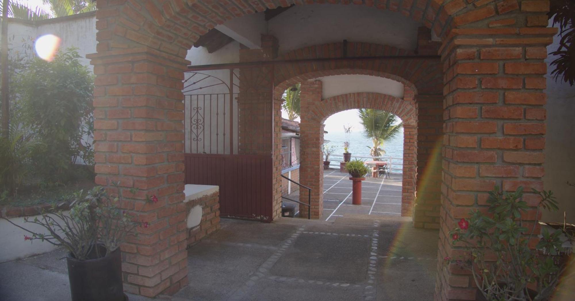 Traditional Sierra Leon Oceanfront Rooms - Adults Only Puerto Vallarta Exterior foto